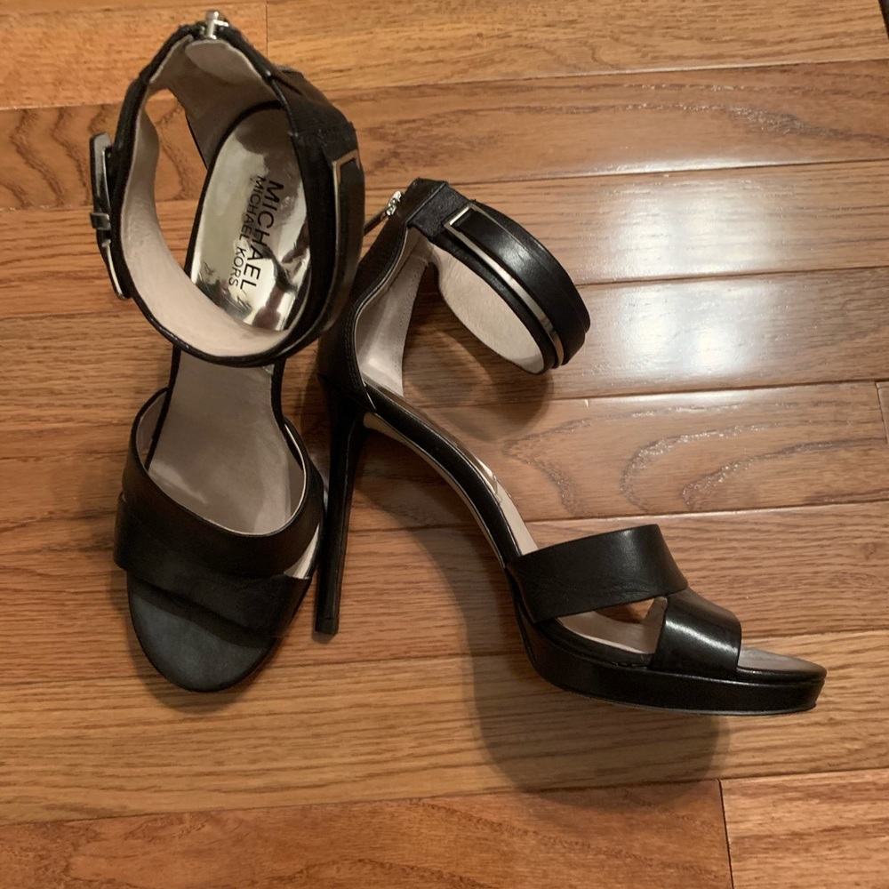 Gently worn MK sandal